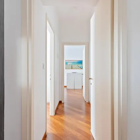 Piazzetta Lake View Apartment *
