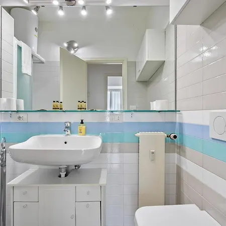 Piazzetta Lake View Apartment Dongo