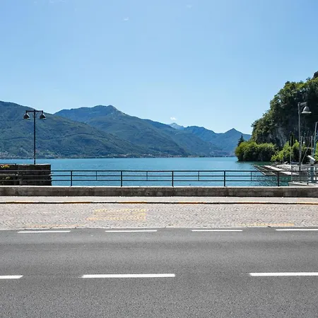 Piazzetta Lake View *